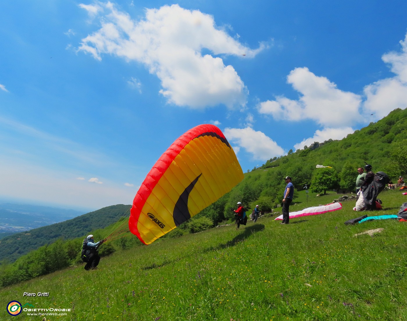 66 Evvia ...si parte a parapendio gonfio !.JPG